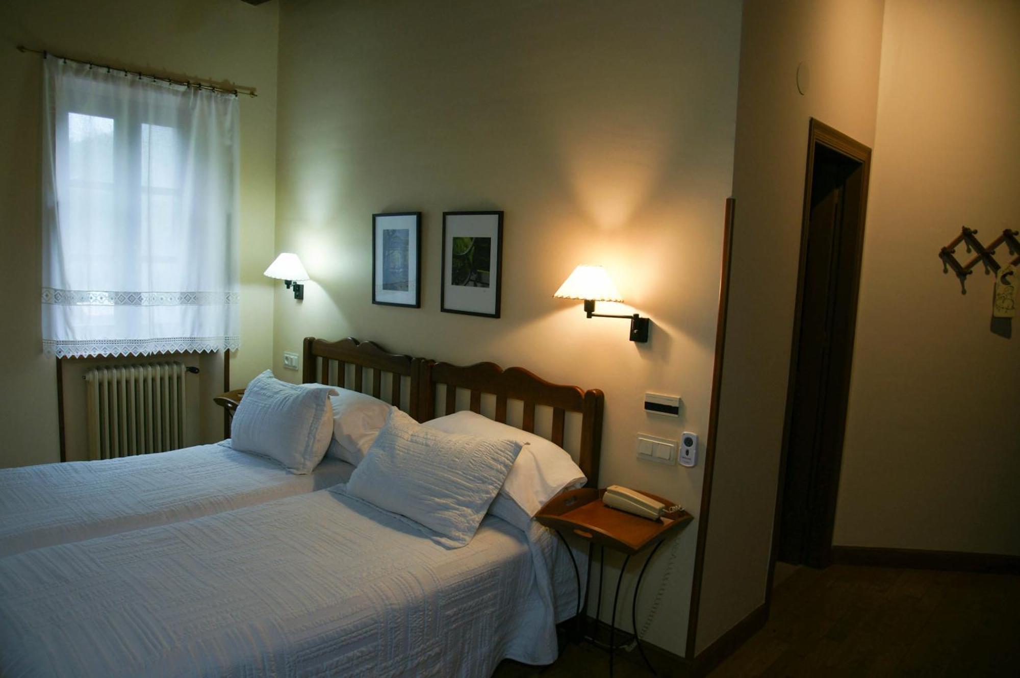 Hotel Rural Irigoienea Urdax Стая снимка